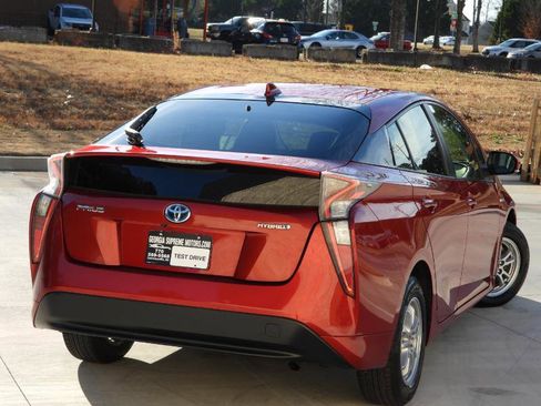 Used 2017 Toyota Prius Two image 7
