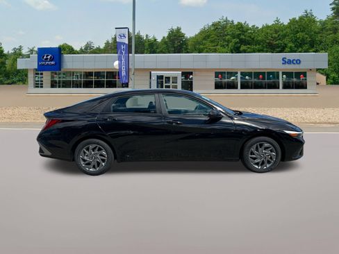 New 2026 Hyundai Elantra Hybrid FWD image 5
