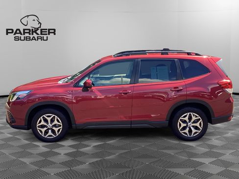 Used 2023 Subaru Forester Premium AWD/4WD image 2
