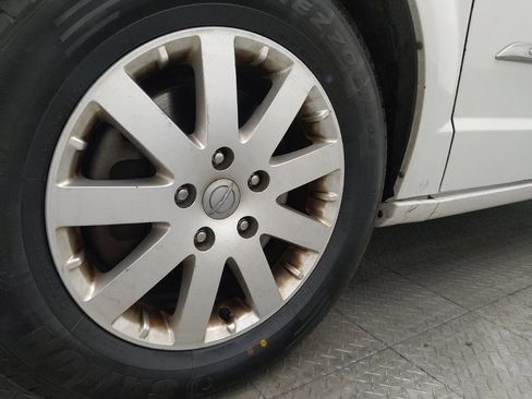 Used 2016 Chrysler Town & Country Touring image 31