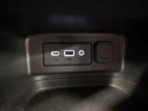 Used 2019 Chevrolet Equinox LT image 16