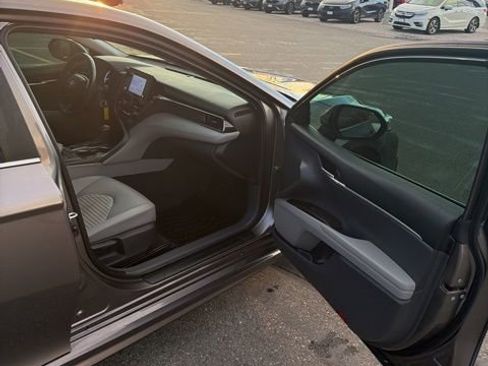 Used 2024 Toyota Camry SE image 19