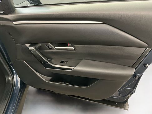 Used 2025 MAZDA CX-50 AWD 2.5 S w/ Premium Package image 35