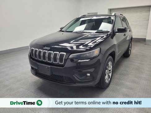 Used 2019 Jeep Cherokee Latitude Plus w/ Cold Weather Group AWD/4WD image 1