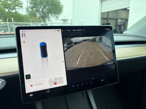 Used 2022 Tesla Model Y Performance AWD/4WD image 9