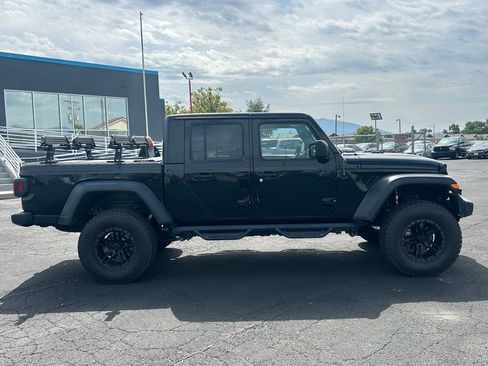 Used 2020 Jeep Gladiator Sport w/ Quick Order Package 24S AWD/4WD image 2