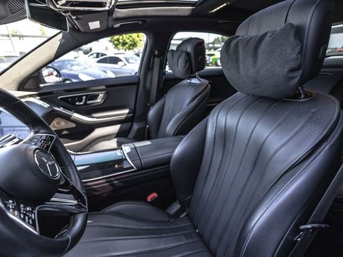 Used 2022 Mercedes-Benz S 500 4MATIC w/ AMG Line Package image 21