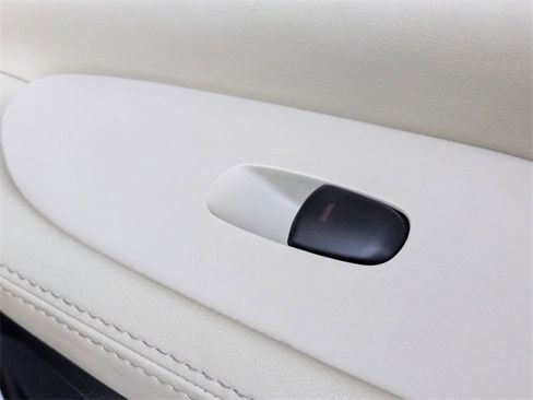 Used 2023 Nissan Murano SV image 30