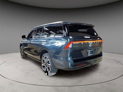 New 2026 Lincoln Navigator Reserve image 6