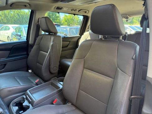 Used 2014 Honda Odyssey Touring Elite image 11