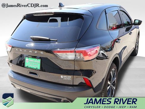 Used 2022 Ford Escape SE w/ SE Sport Appearance Package AWD/4WD image 5