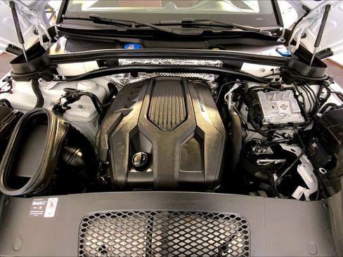 Used 2025 Porsche Macan image 32