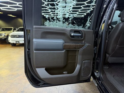 Used 2020 GMC Sierra 3500 Denali w/ Denali Ultimate Package image 19