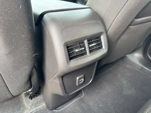 Certified 2024 Chevrolet Equinox LT FWD image 12