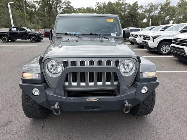Used 2018 Jeep Wrangler Unlimited Sahara AWD/4WD image 6