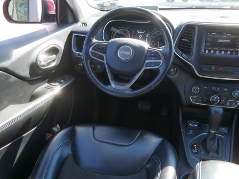 Used 2020 Jeep Cherokee Latitude Plus w/ Comfort/Convenience Group AWD/4WD image 9