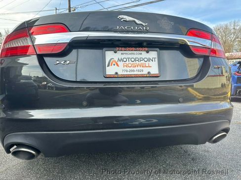 Used 2015 Jaguar XF Premium image 11