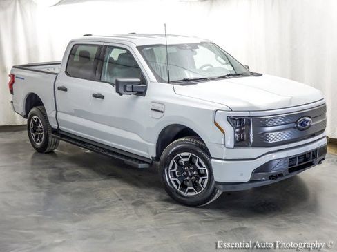 Used 2023 Ford F150 Lightning XLT image 5
