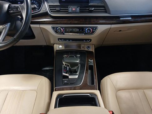 Used 2019 Audi Q5 2.0T Premium w/ Convenience Package image 11