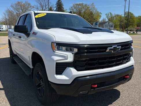 Used 2024 Chevrolet Silverado 1500 LT Trail Boss w/ Protection Package AWD/4WD image 3