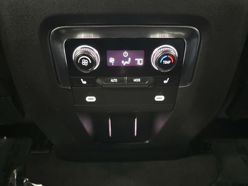 Used 2023 GMC Yukon XL AT4 w/ AT4 Premium Plus Package image 24