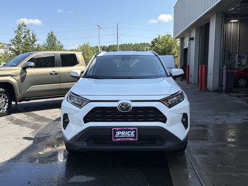 Used 2020 Toyota RAV4 XLE w/ All Weather Liner Package AWD/4WD image 2