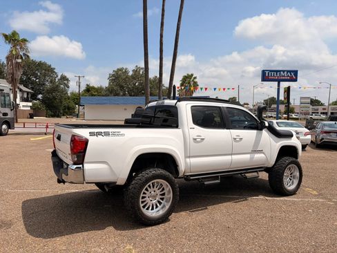 Used 2019 Toyota Tacoma SR5 RWD image 10