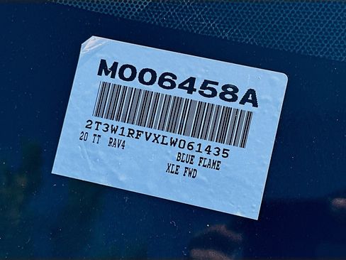 Used 2020 Toyota RAV4 XLE image 37