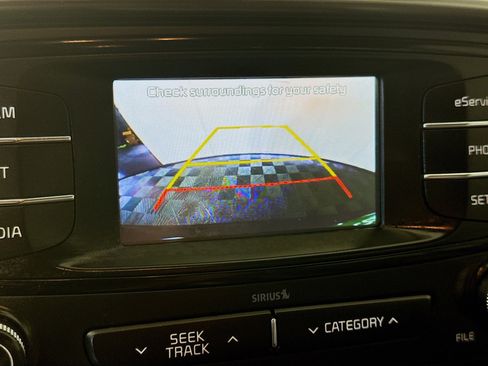 Used 2016 Kia Sorento EX image 17