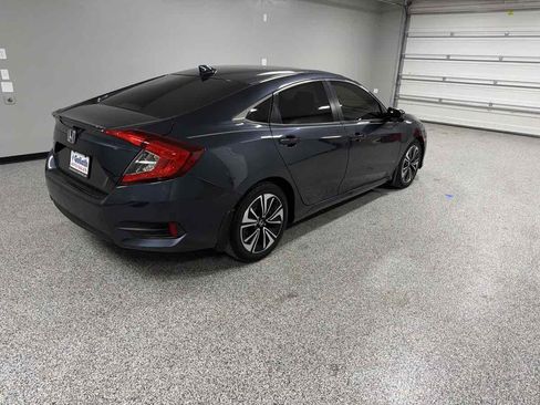 Used 2018 Honda Civic EX-L image 3