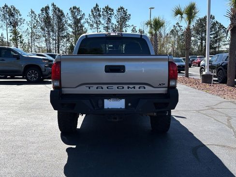 Used 2018 Toyota Tacoma SR5 image 17
