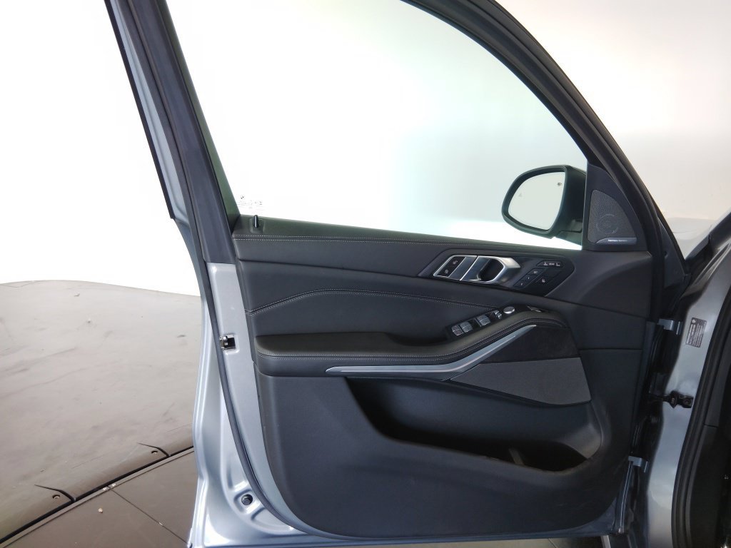 Used 2023 BMW X7 xDrive40i w/ Premium Package AWD/4WD image 36