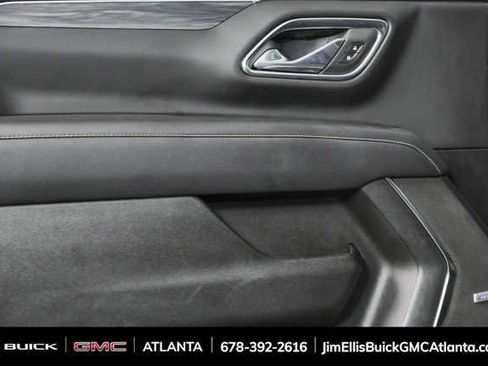 Used 2024 GMC Yukon SLT w/ SLT Luxury Package AWD/4WD image 6