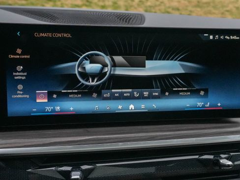 Certified 2026 BMW X7 xDrive40i w/ M Sport Package image 23