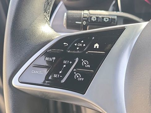 Used 2023 Mercedes-Benz GLC 300 4MATIC image 11