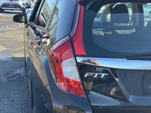 Used 2019 Honda Fit EX image 8