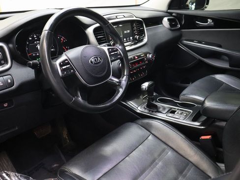 Used 2019 Kia Sorento SX image 18