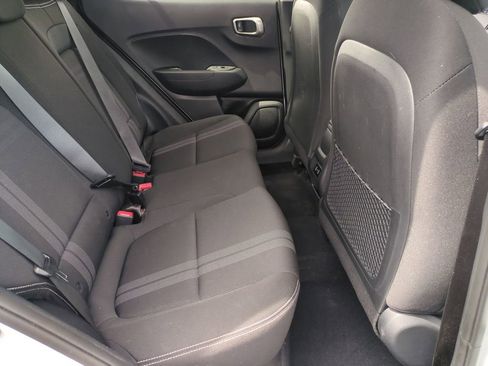 Used 2025 Hyundai Venue SEL FWD image 23
