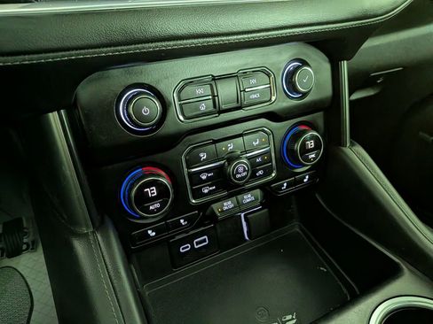 Used 2021 Chevrolet Tahoe Z71 w/ Z71 Signature Package image 27