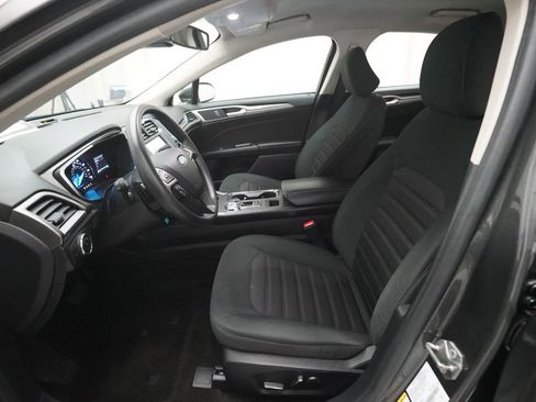 Used 2020 Ford Fusion SE image 7