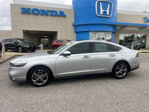 Certified 2024 Honda Accord EX image 1