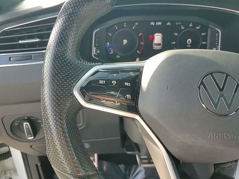 Used 2022 Volkswagen Tiguan SEL R-Line image 19