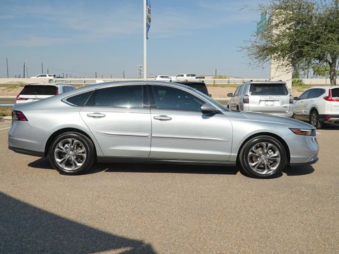 Used 2024 Honda Accord EX image 4