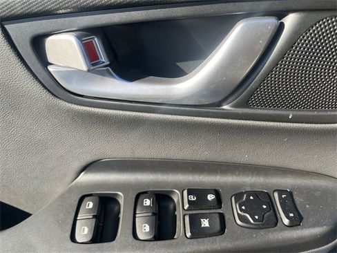 Certified 2022 Hyundai Kona Limited w/ Cargo Package image 13