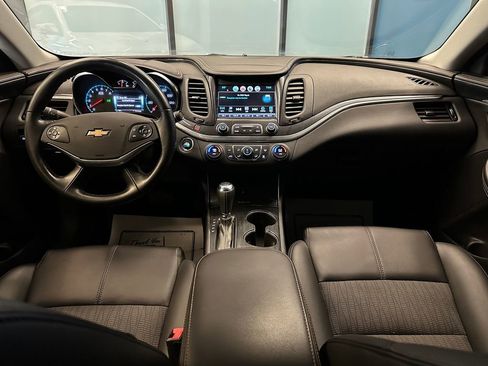 Used 2019 Chevrolet Impala LT FWD image 9