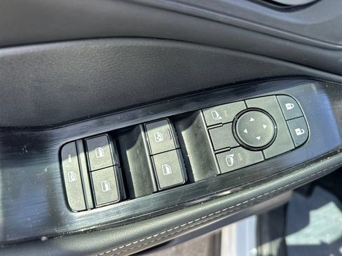 Used 2025 Nissan Rogue SV w/ SV Premium Package FWD image 23