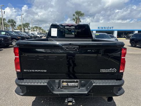 Used 2024 Chevrolet Silverado 2500 High Country w/ High Country Premium Package AWD/4WD image 15