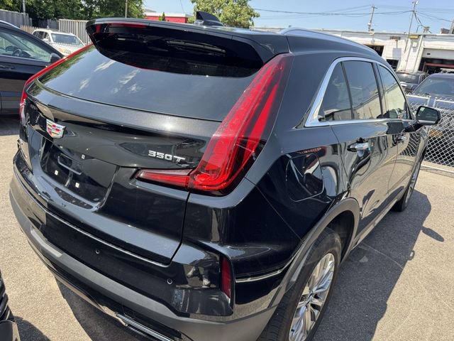 Used 2024 Cadillac XT4 Premium Luxury AWD/4WD image 8
