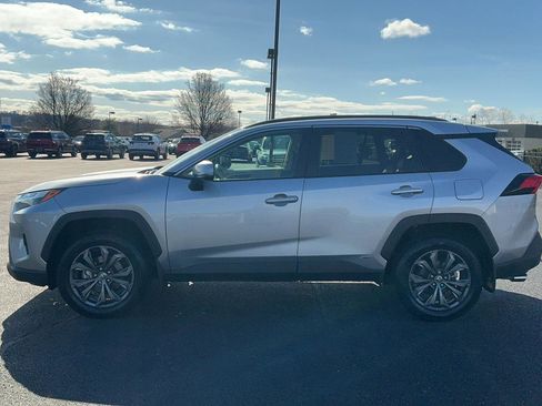 Used 2023 Toyota RAV4 XLE Premium image 10