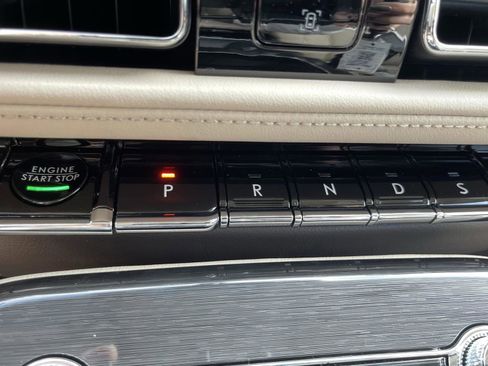 Used 2021 Lincoln Nautilus AWD w/ Equipment Group 101A image 23